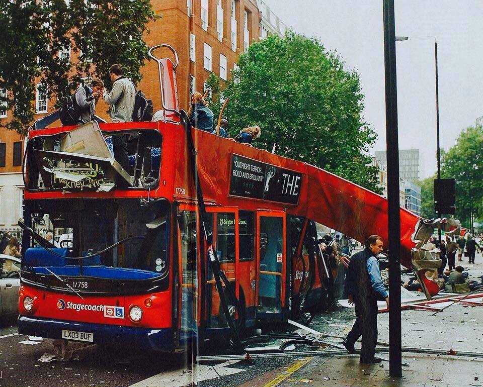 [Bild: London_Bus_bomb_2005.jpg]