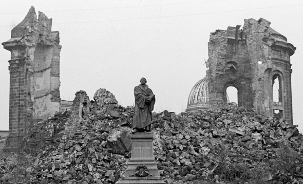 http://www.bollyn.com/public/Martin_Luther_and_Frauenkirche_1967.jpg